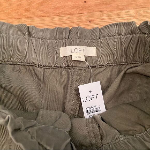 Loft army green shorts NWT - Picture 3 of 3
